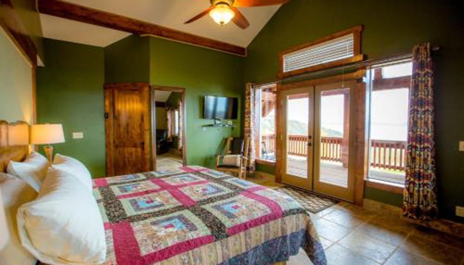 Zimmer - Baycrest Lodge