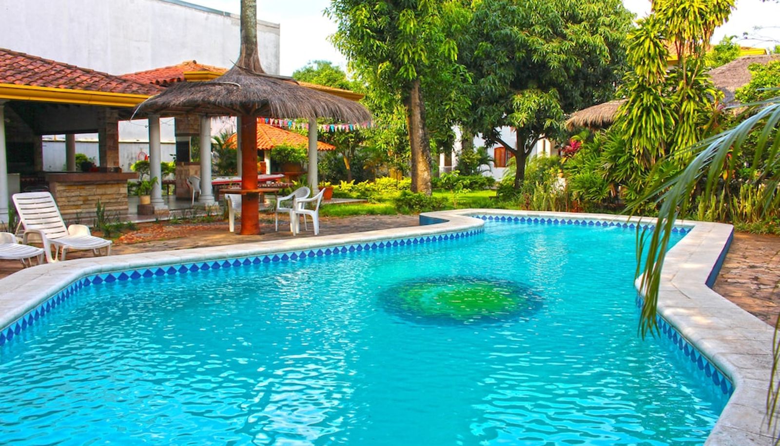 Pool - Ross Char Hotel