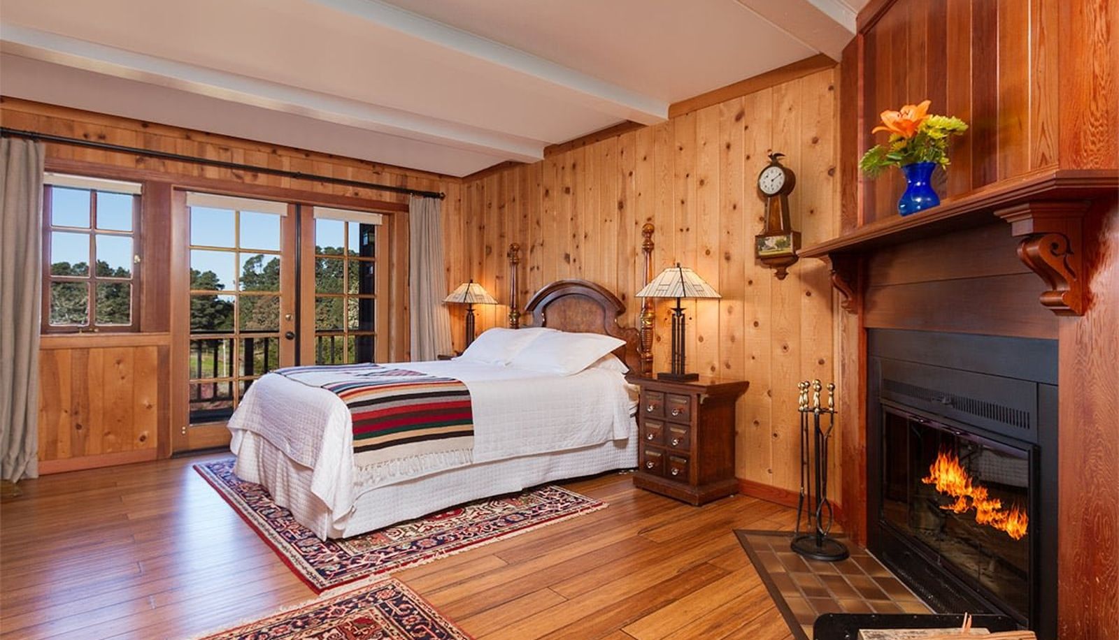 Room - Stanford Inn by the Sea