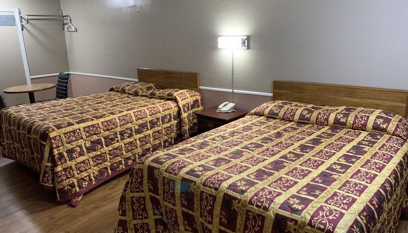 Standard room - Aristocrat Motor Inn