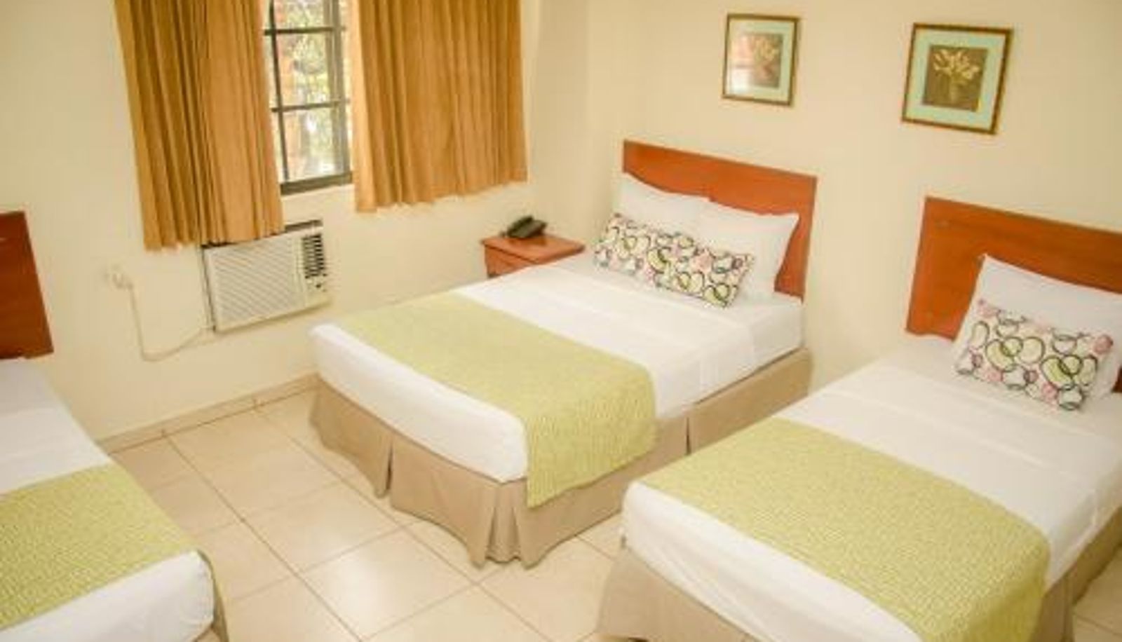 Chambre triple - Hotel Residencial Cervantes