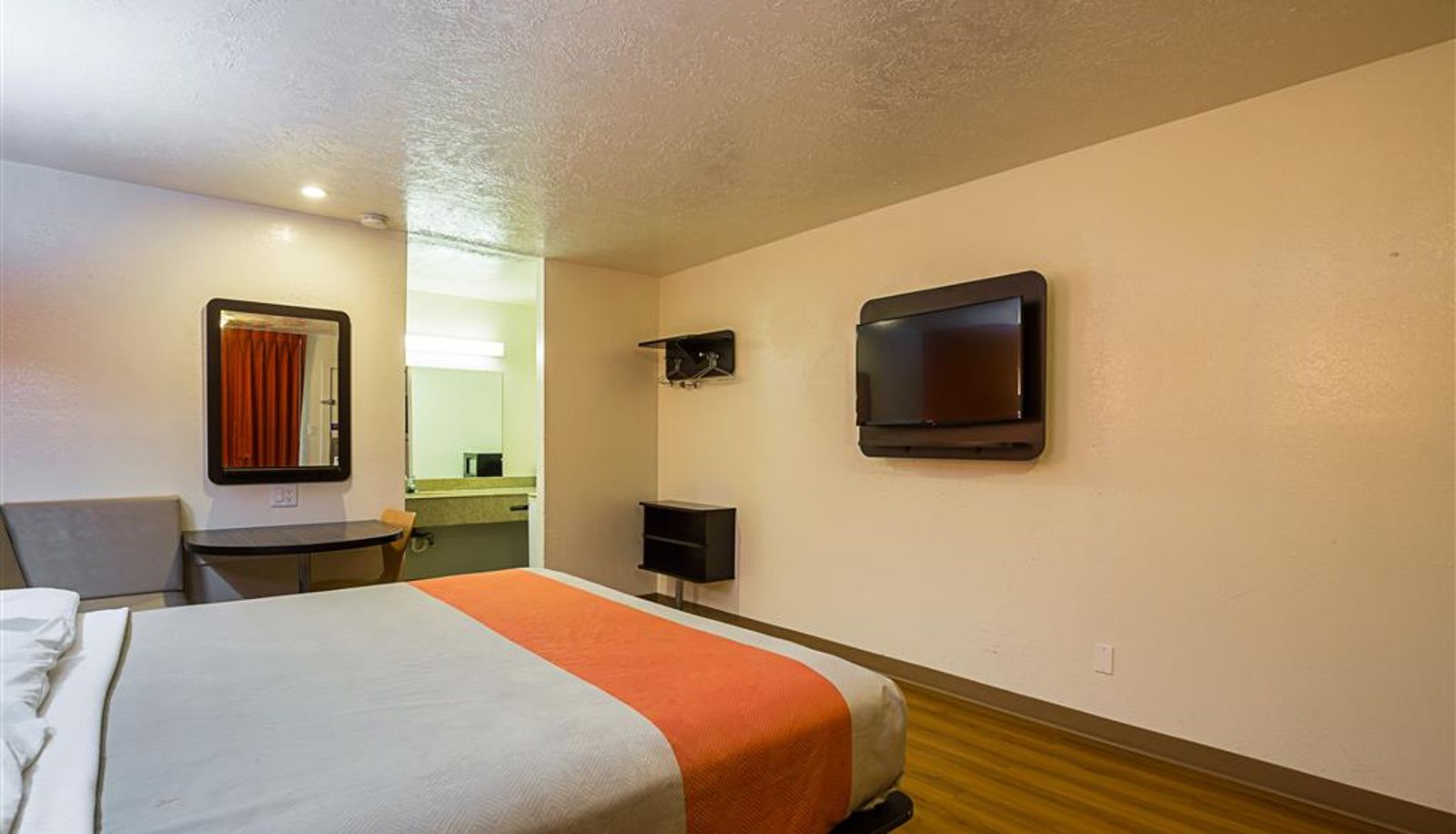 Camera - MOTEL 6 MADISONVILLE TX
