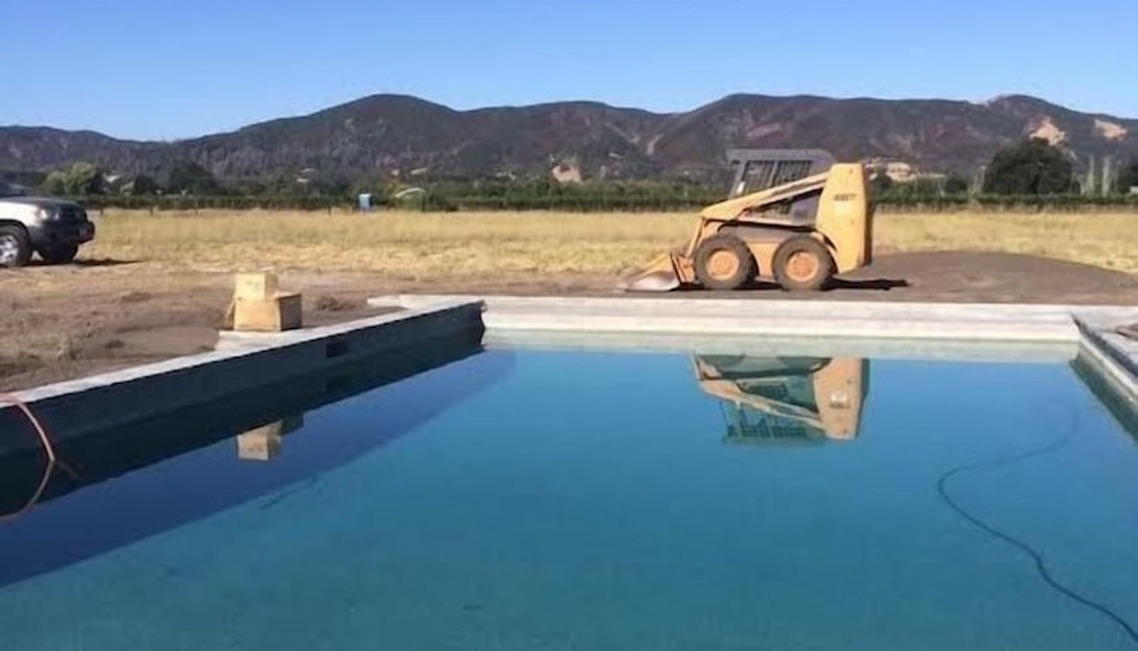 Pool - Makiivka Estate