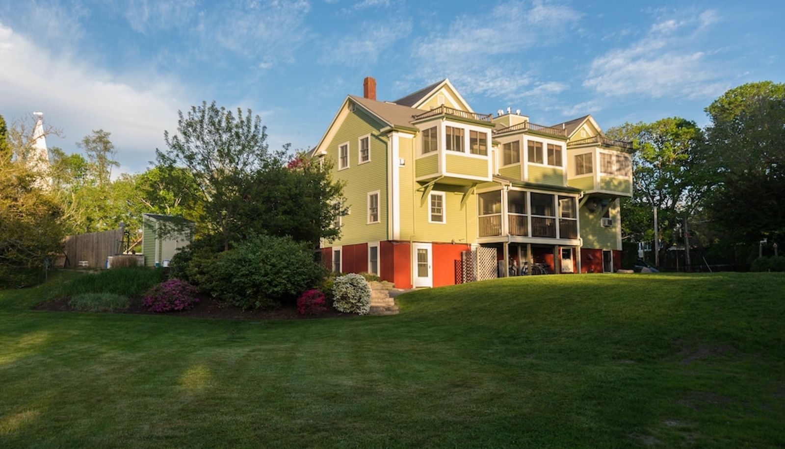 Surrounding - Captain Freeman Inn