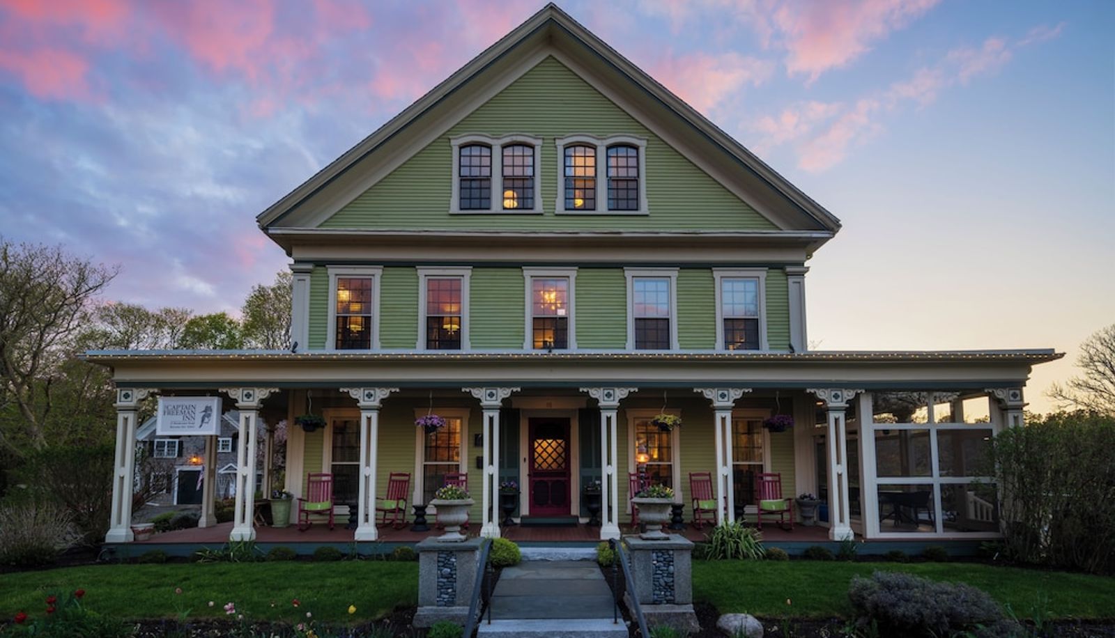 Info - Captain Freeman Inn