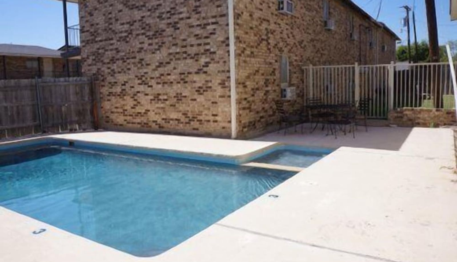 Pool - Ranch House Inn and Suites