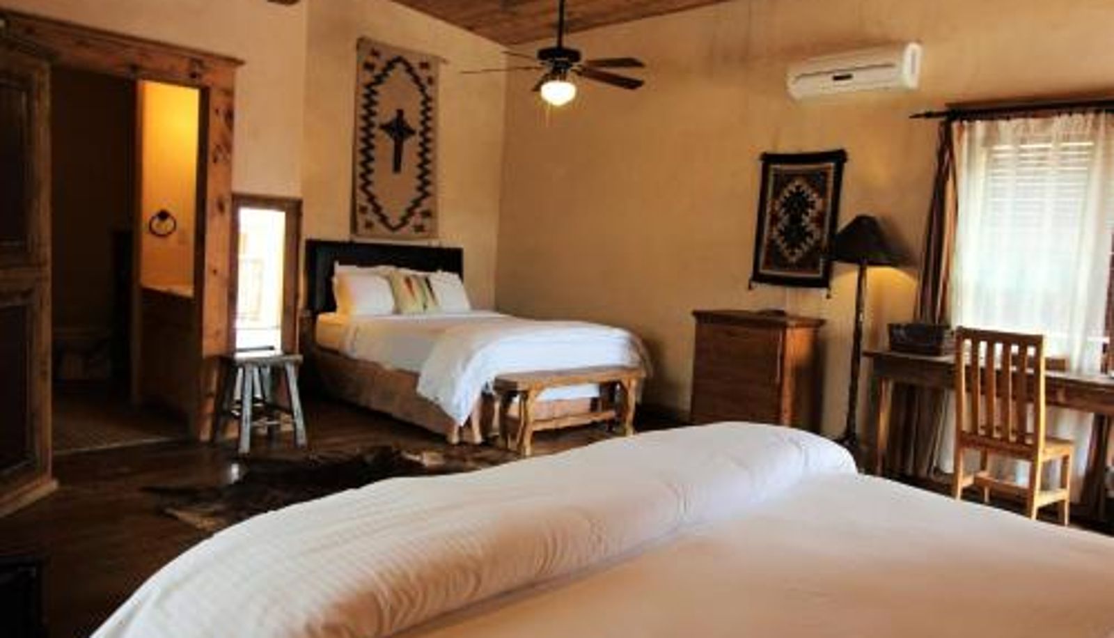 Standard room - The Maverick Inn