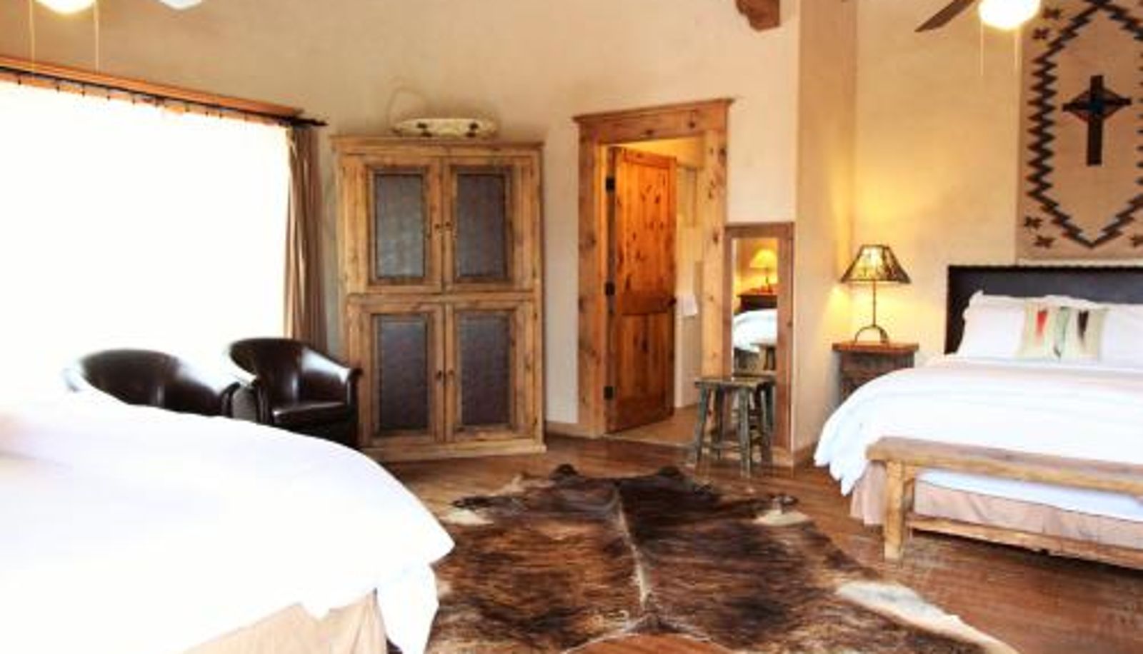 Standard room - The Maverick Inn