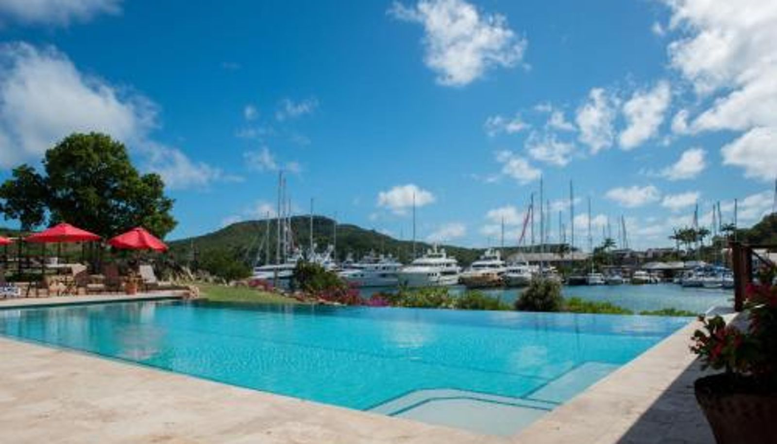 Piscina - Gunpowder House & Suites