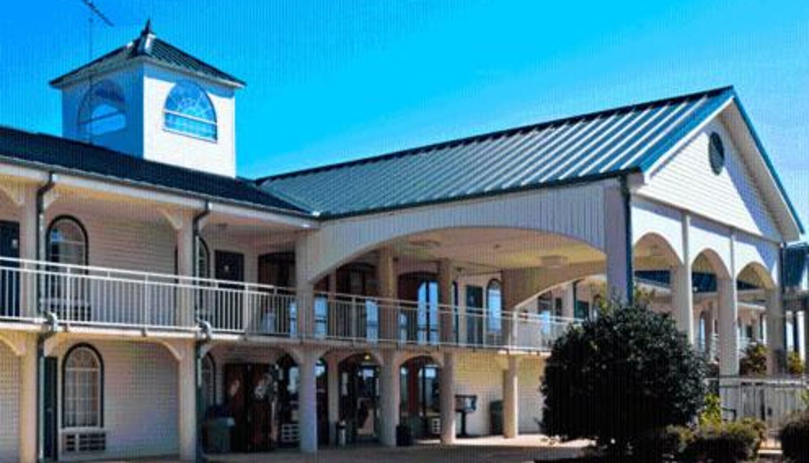 Hotel outdoor area - Americana Inn - Henderson