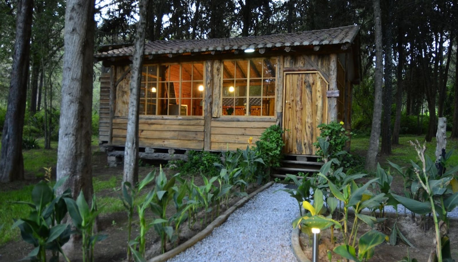 Restaurant - Inraki Lodge