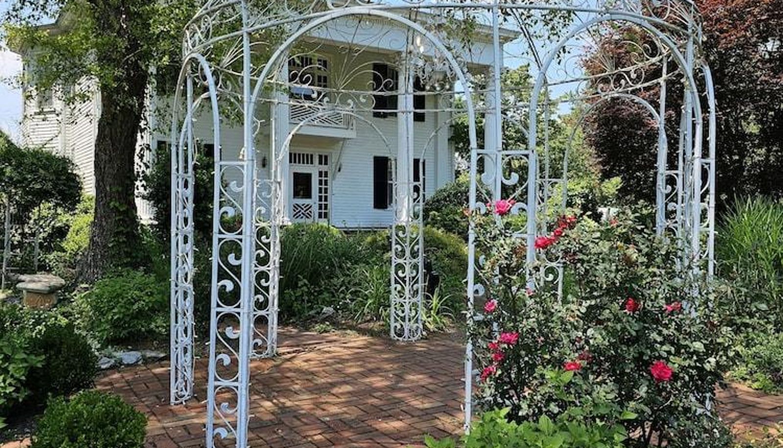 Hotel outdoor area - Winridge Manor B&B