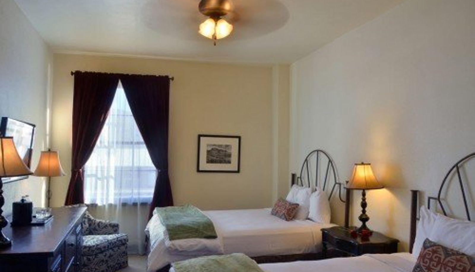 Room - The Holland Hotel