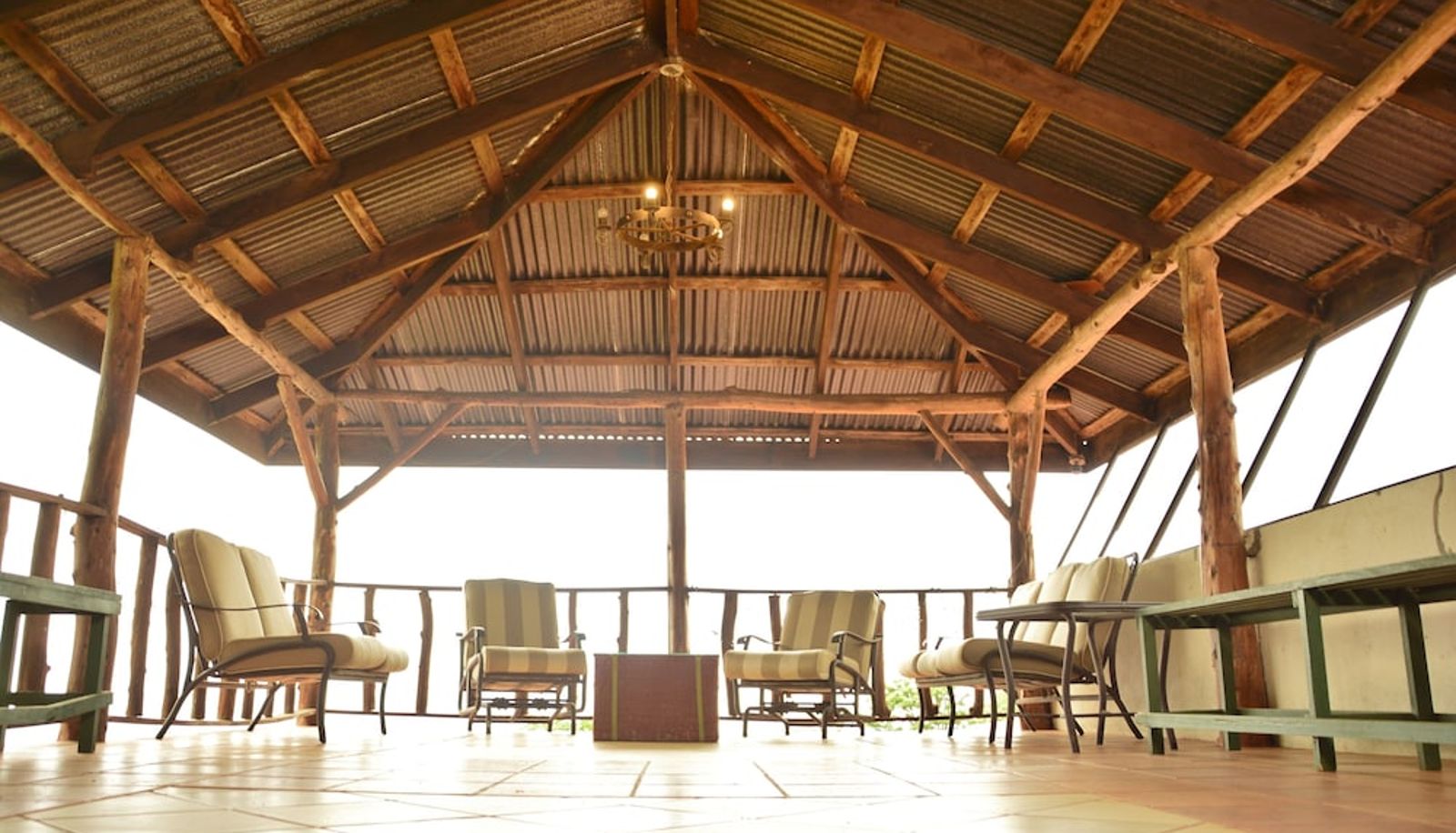 Terrace - Finca Vibran Bed and Breakfast
