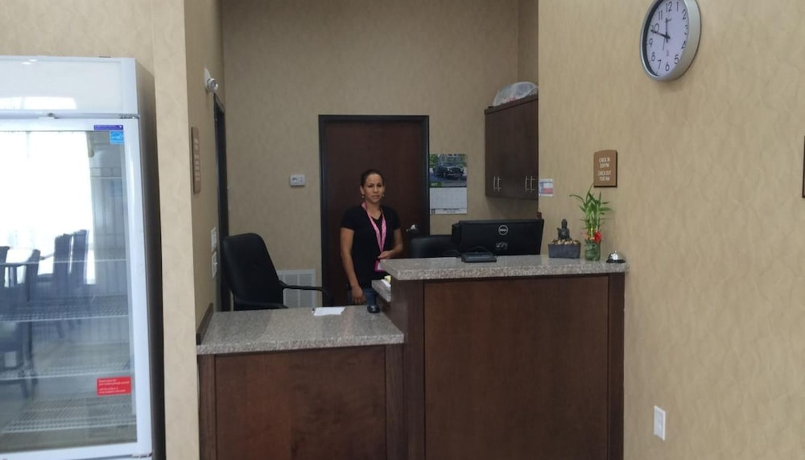 Lobby - La Bonita Inn & Suites