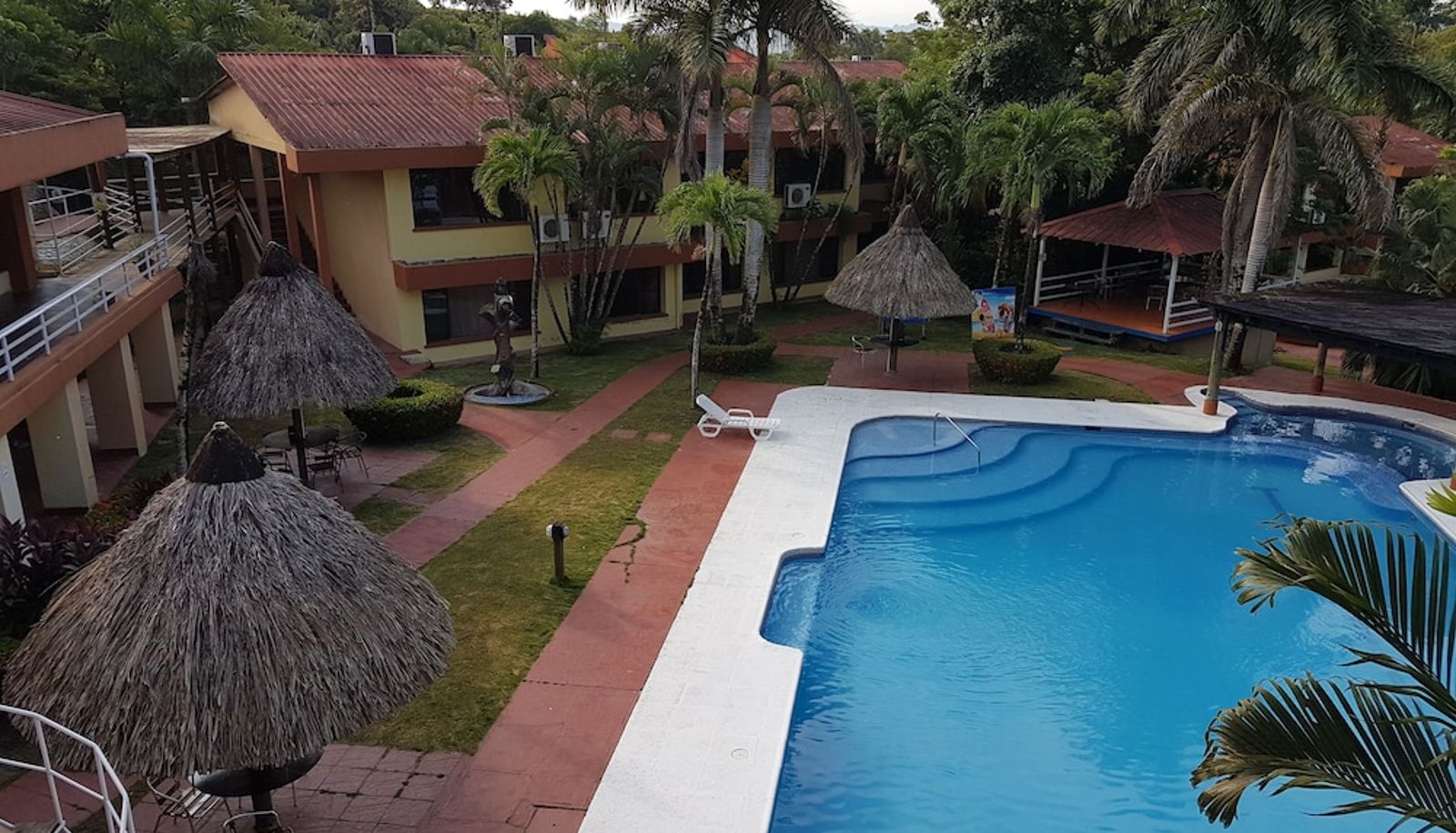 Piscine - Hotel Marbrissa