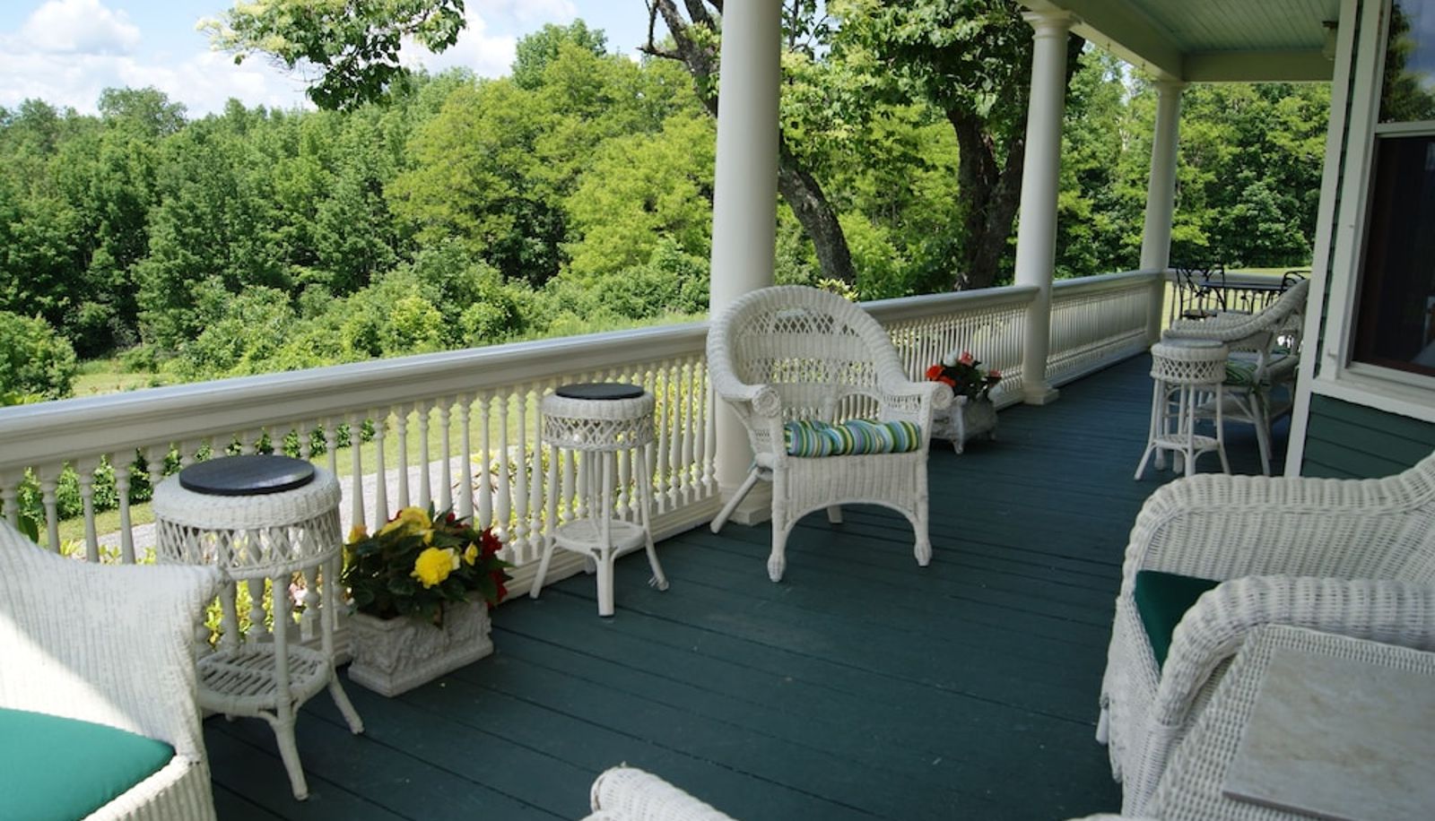 Terrasse - Greenville Inn at Moosehead Lake