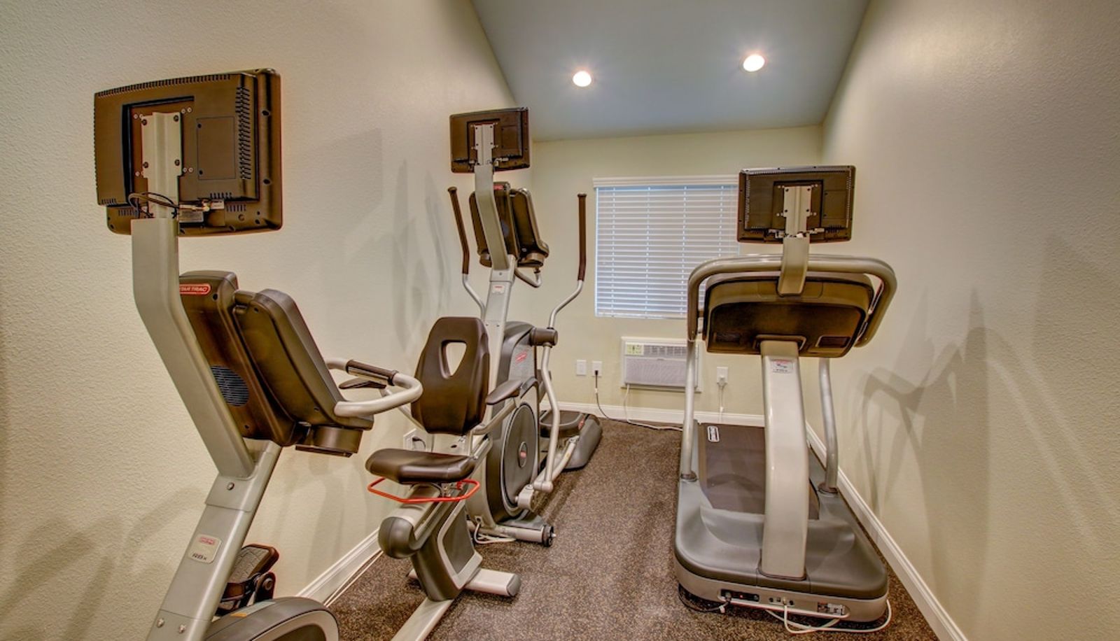 Informacje - Sunshine Suites at Hillcrest