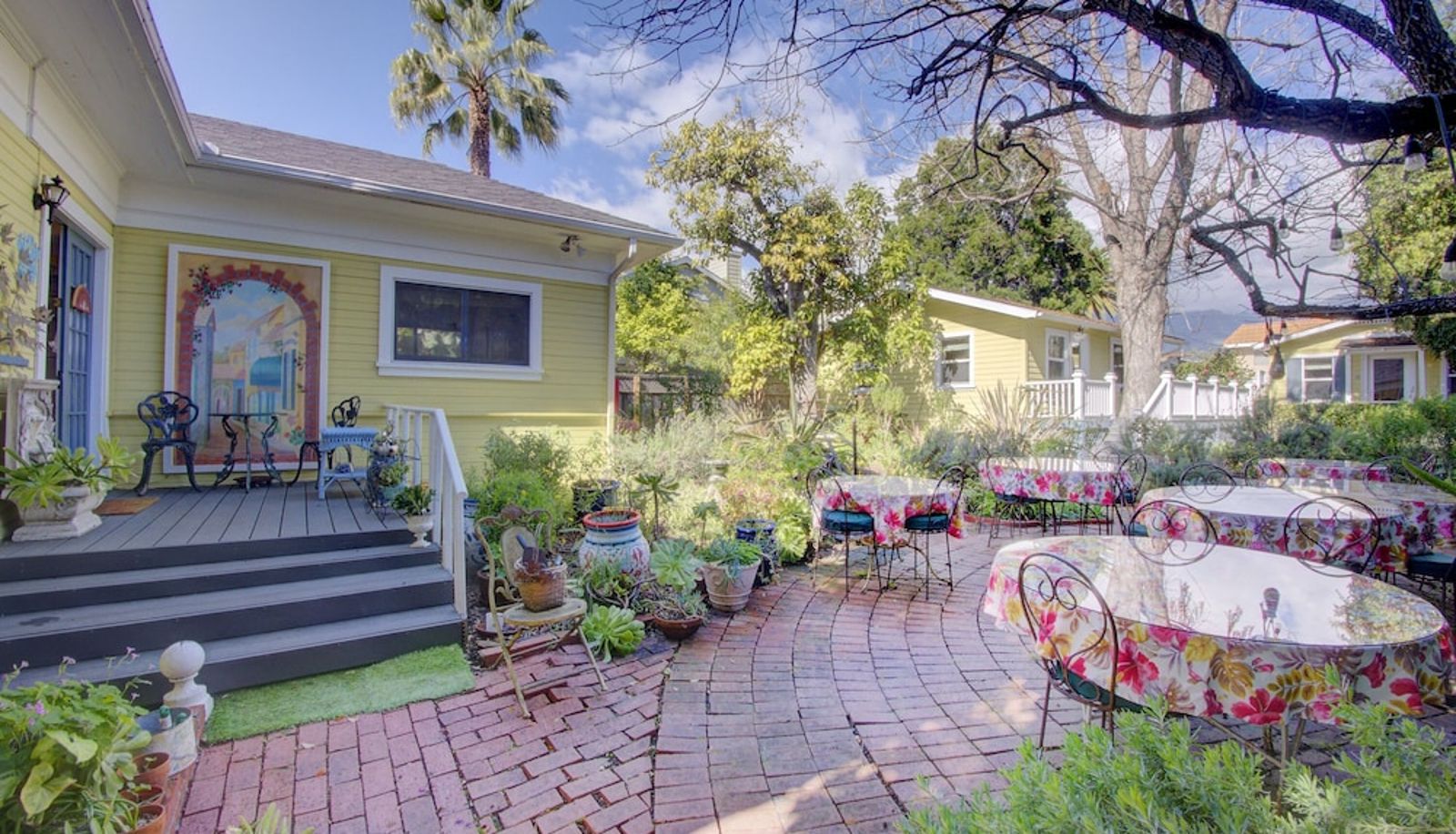 Terrace - Secret Garden Inn and Cottages