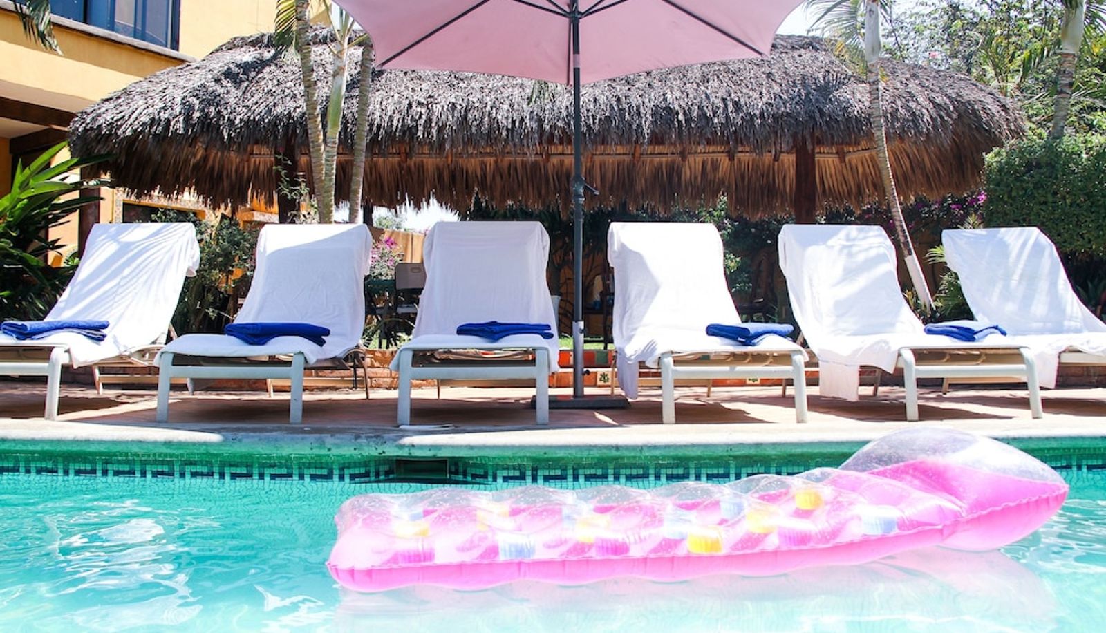 Pool - Casamar Suites