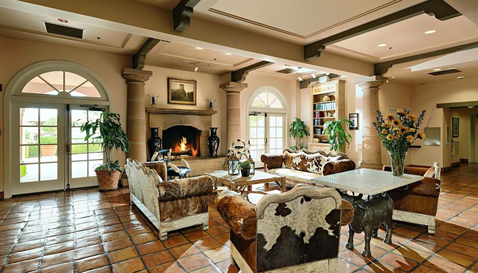 Lobby - Harris Ranch Resort