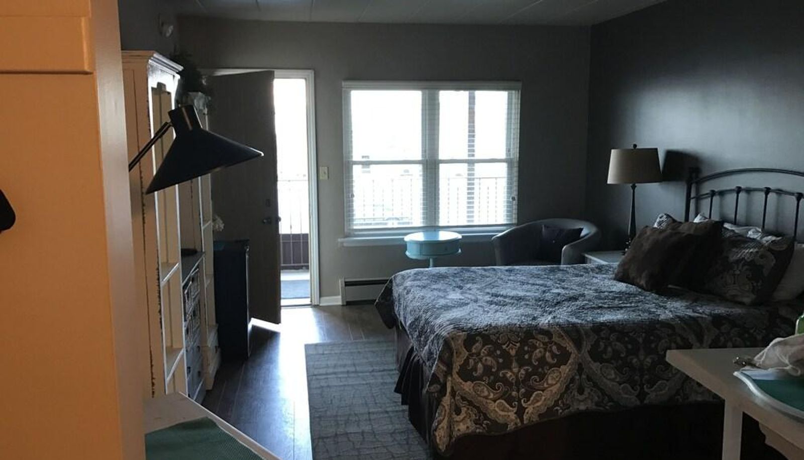 Standard room - Gateway Inn