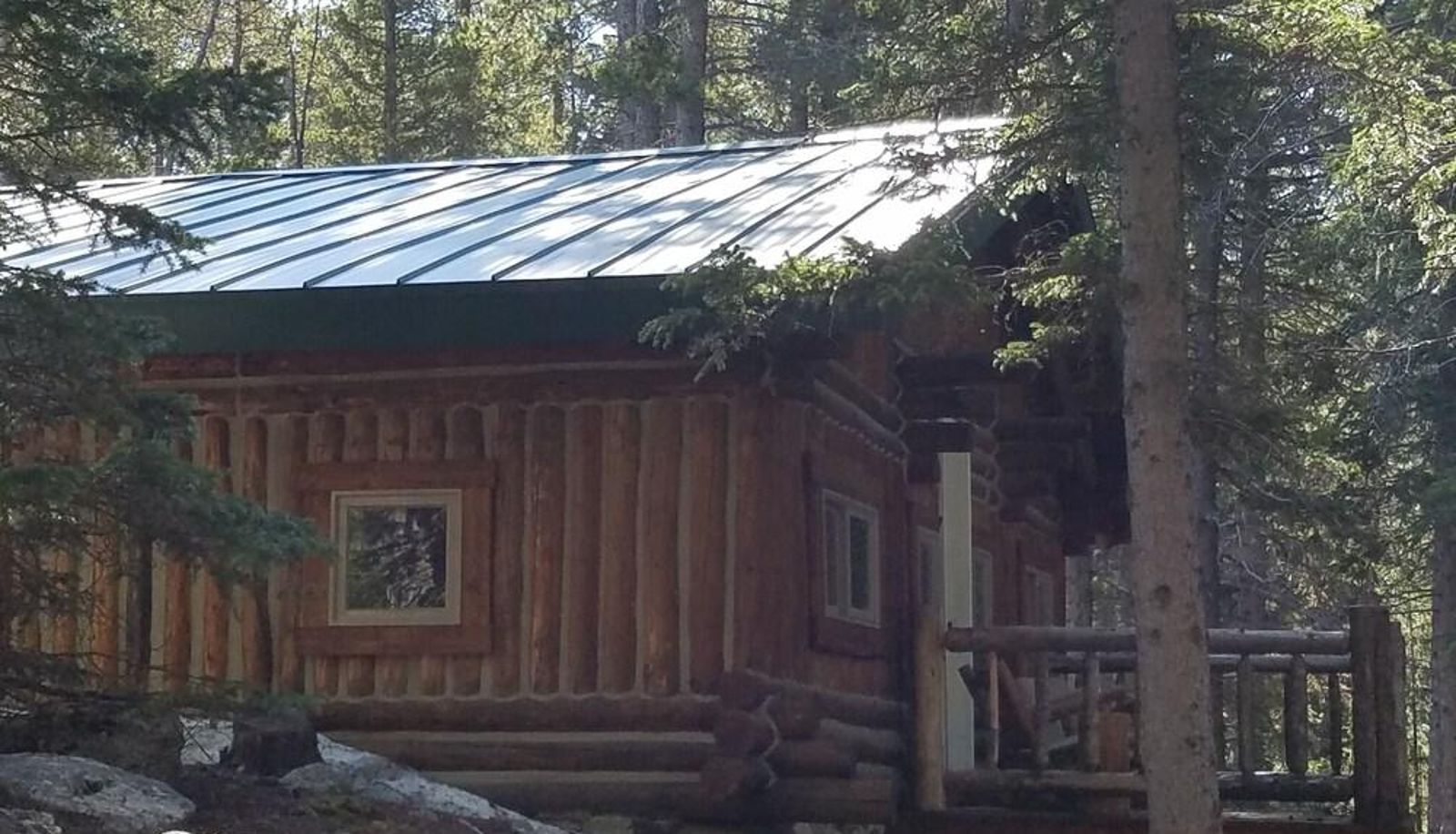 Camera standard - South Fork Mountain Lodge