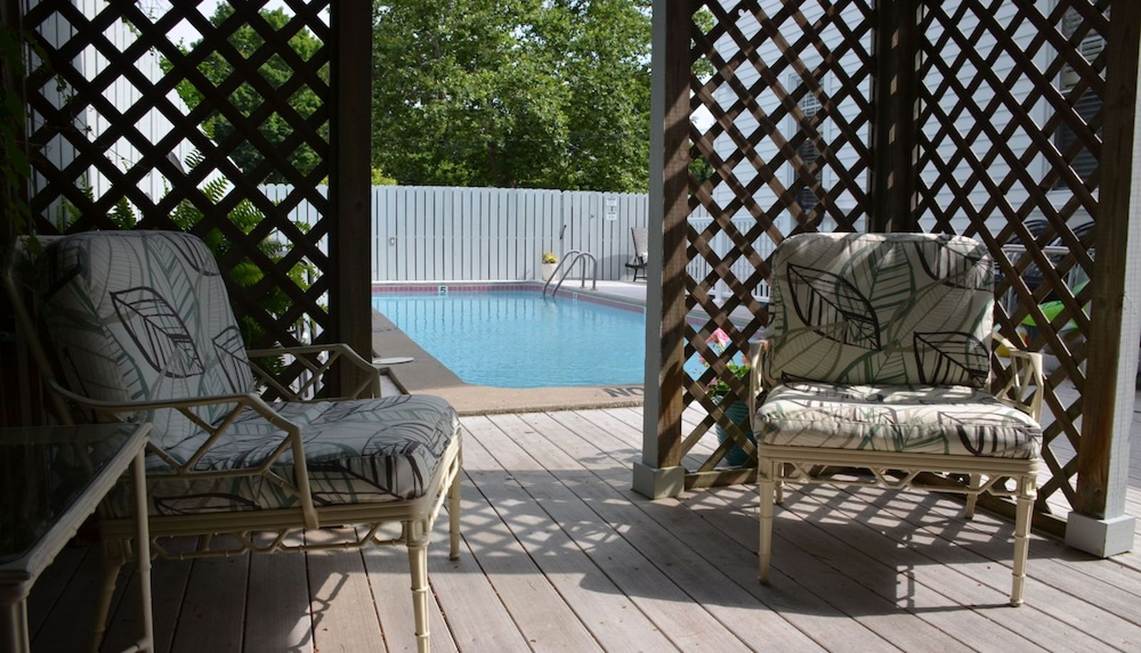 Pool - Maplewood Hotel