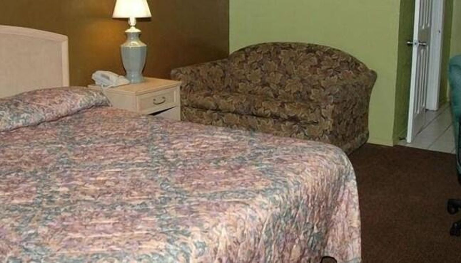 Camera standard - Bradford Inn & Suites