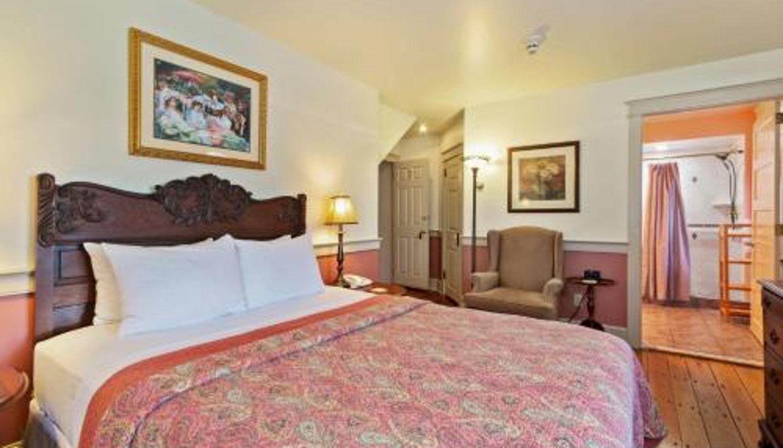 Camera - After Eight Bed and Breakfast