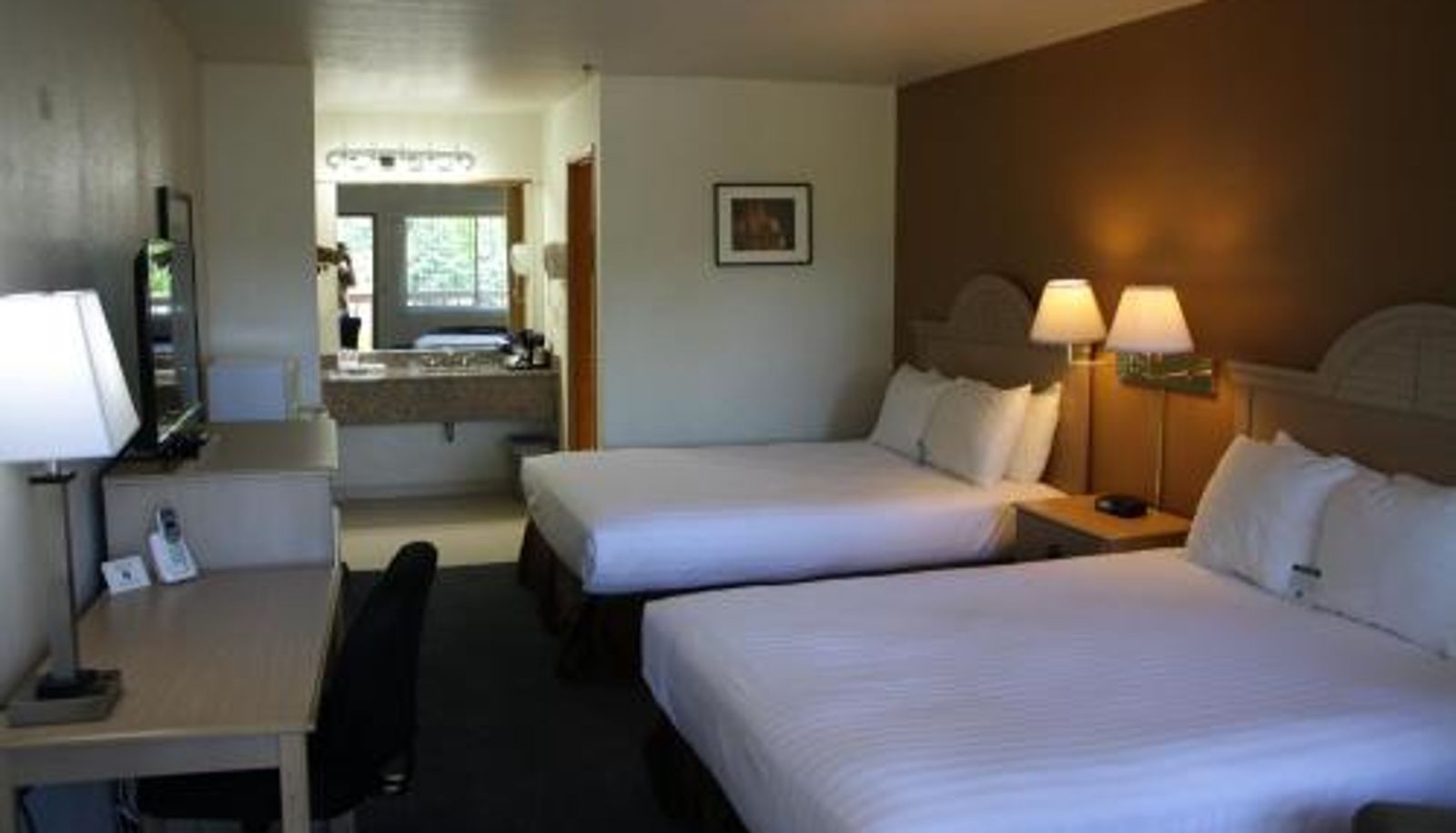 Family room - Lewis River Inn