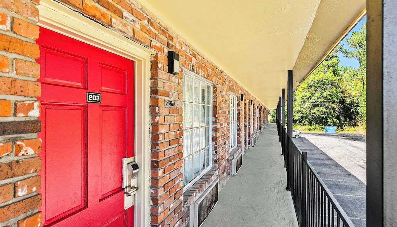 Hall - Prentiss MS Jeffersonian Motor Inn by Townhouse