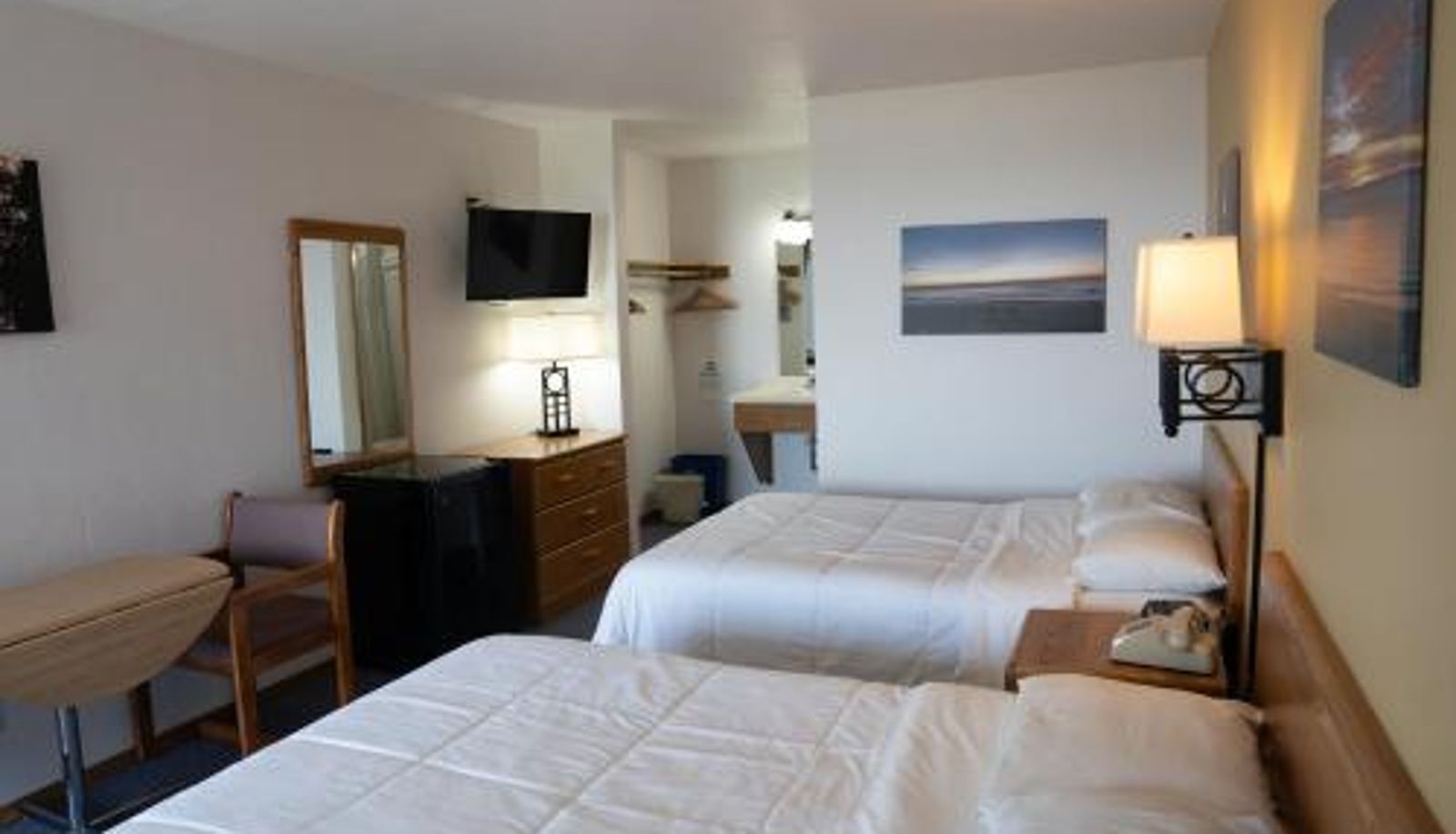 Zimmer - Square Rigger Lodge