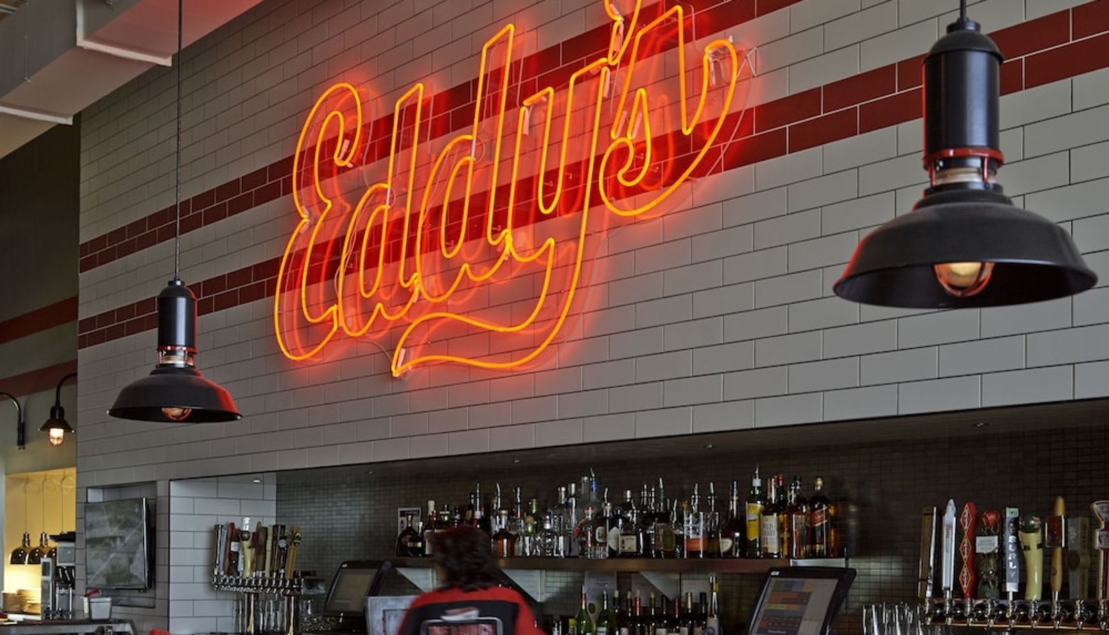 Restaurant - Eddy's Resort