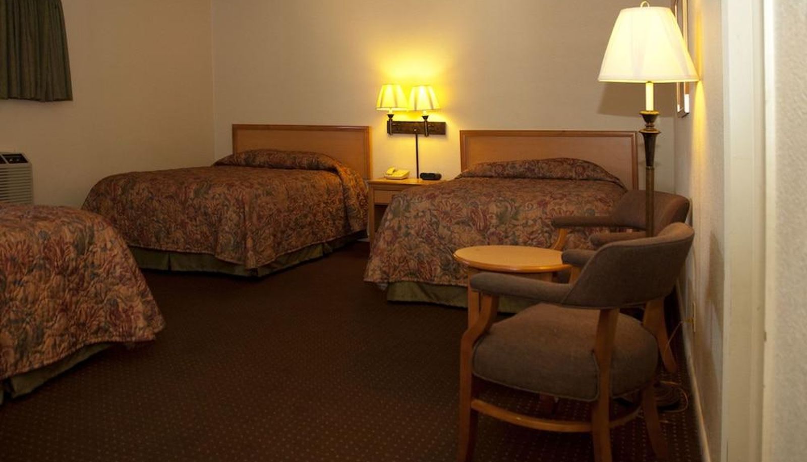 Standardzimmer - Traveler's Budget Inn