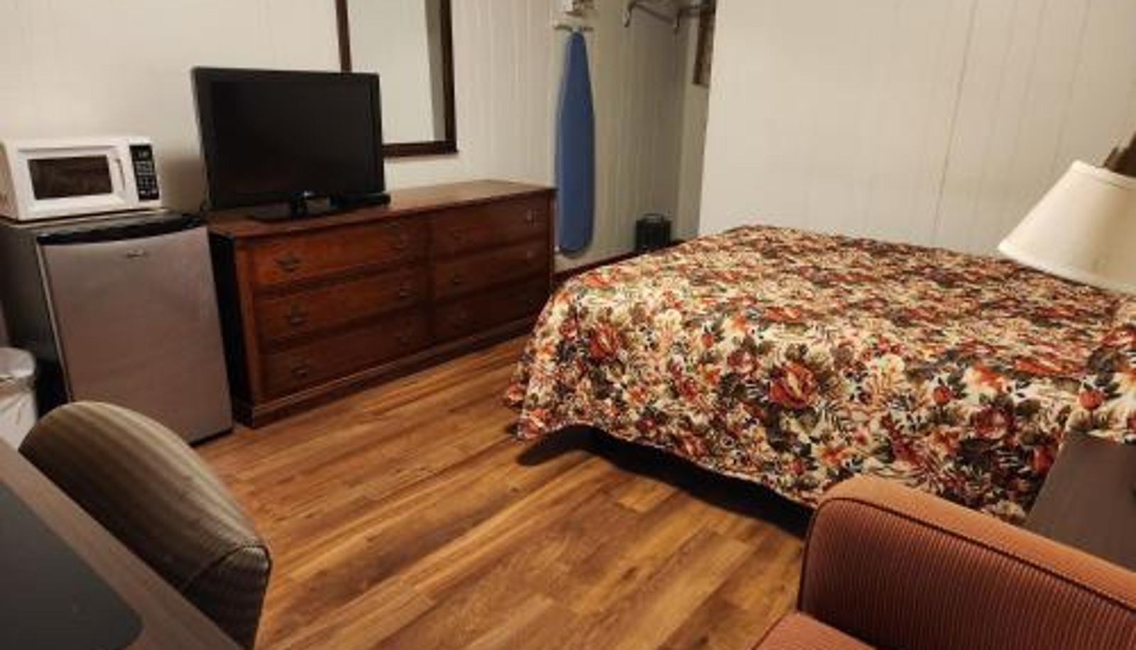 Room - Cortland Motel