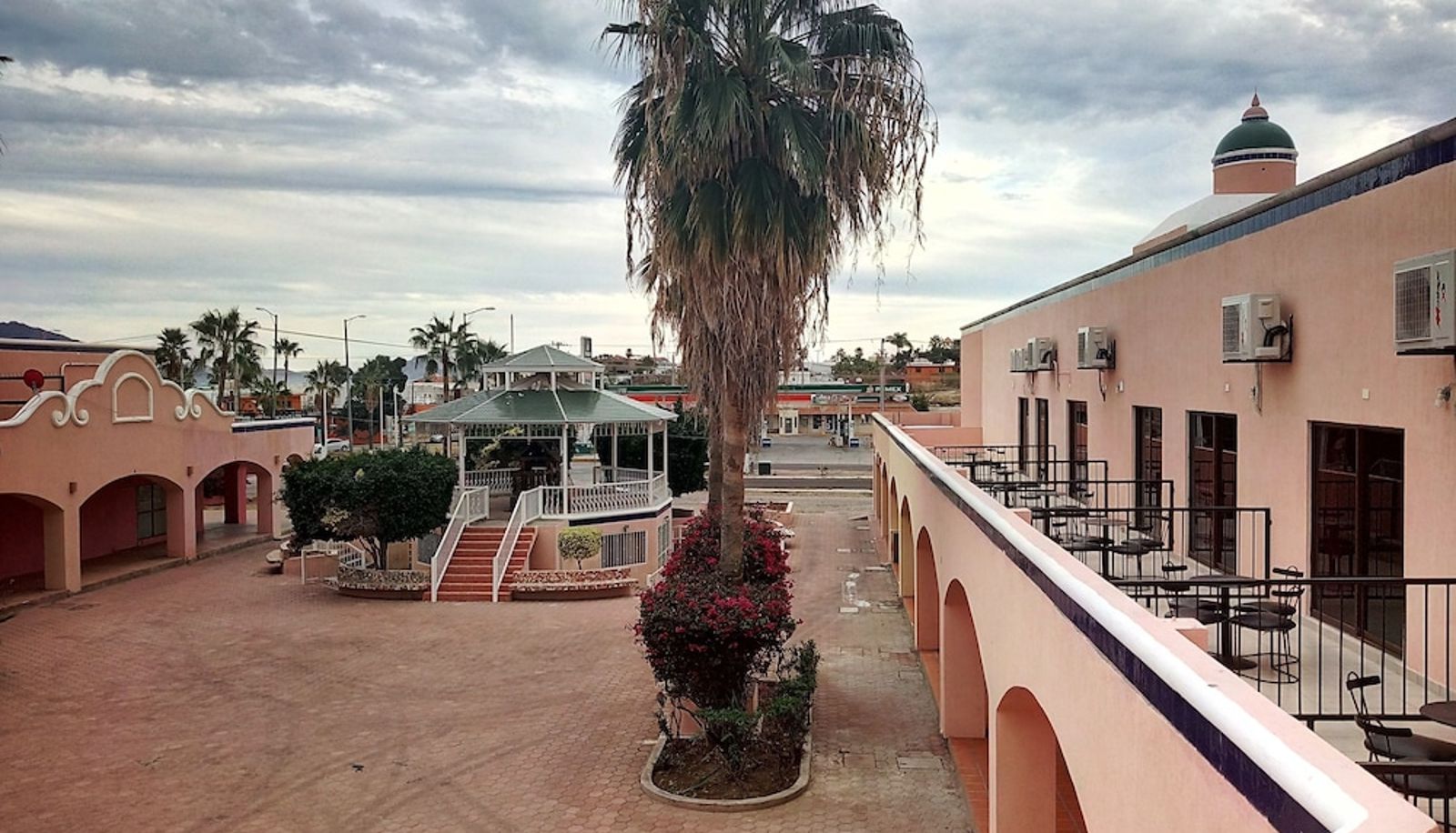 Terrace - Los Jitos Hotel & Suites