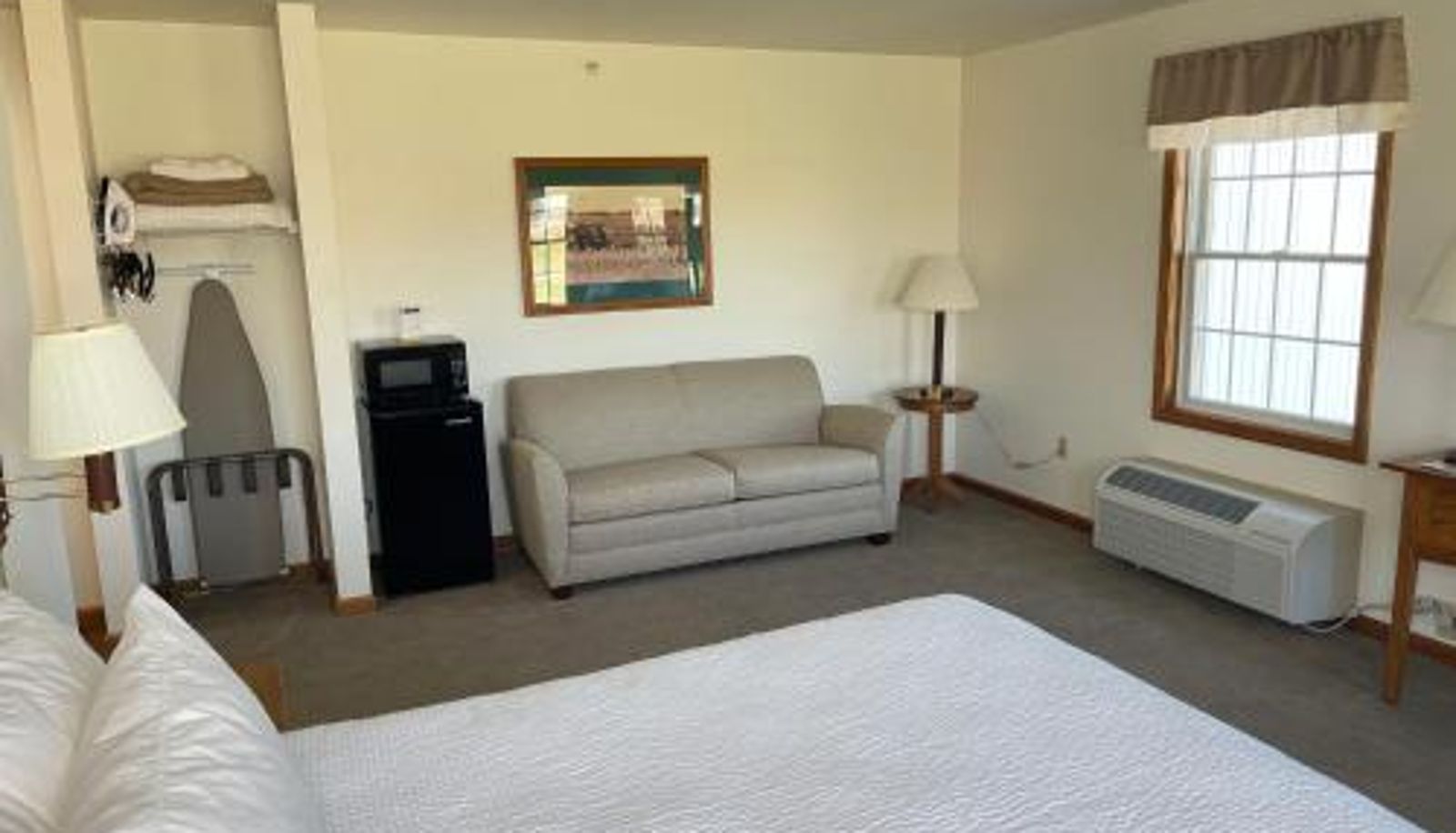 Info - Farmstead Inn and Conference Center