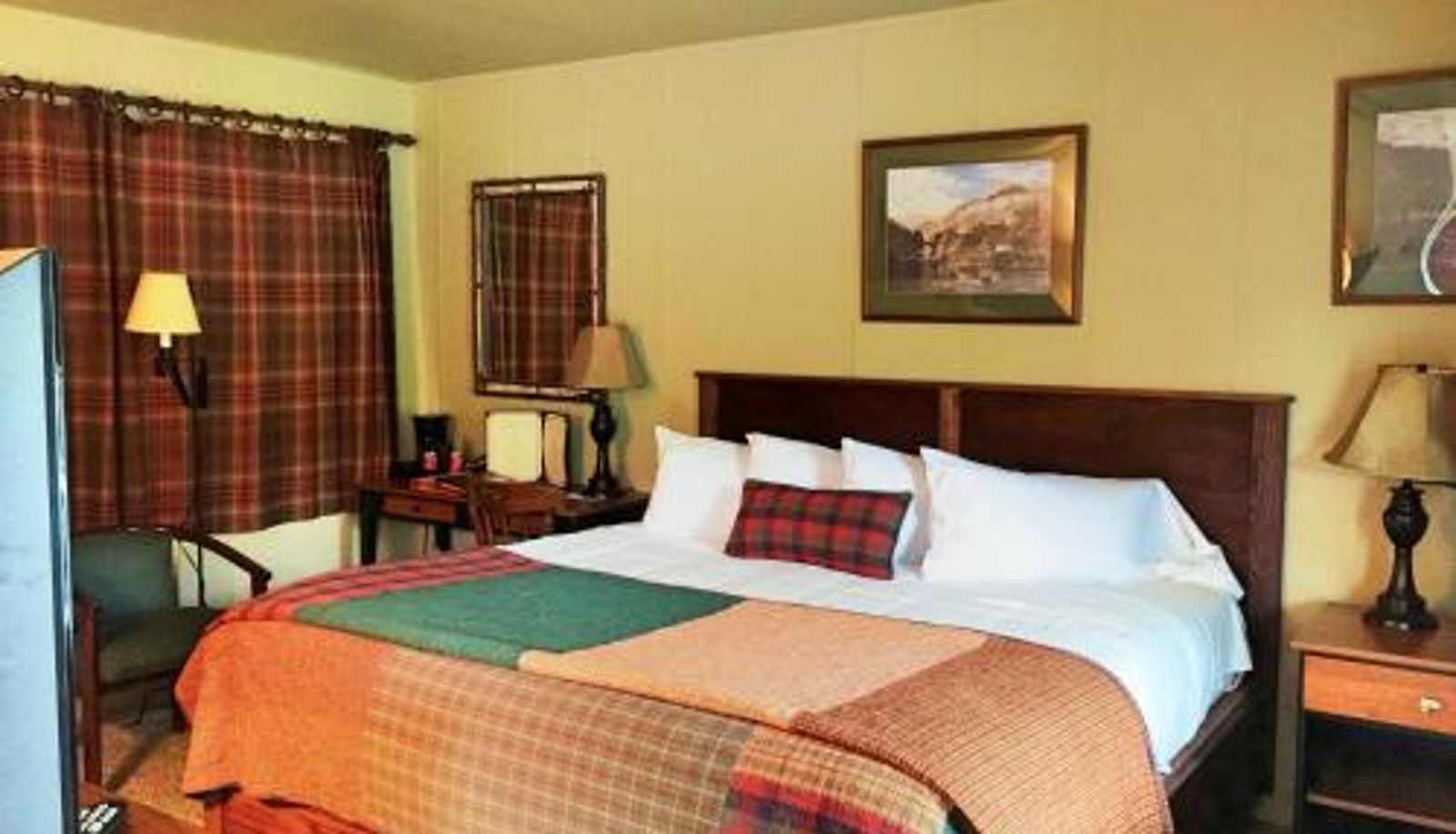 Room - Hungry Trout Resort