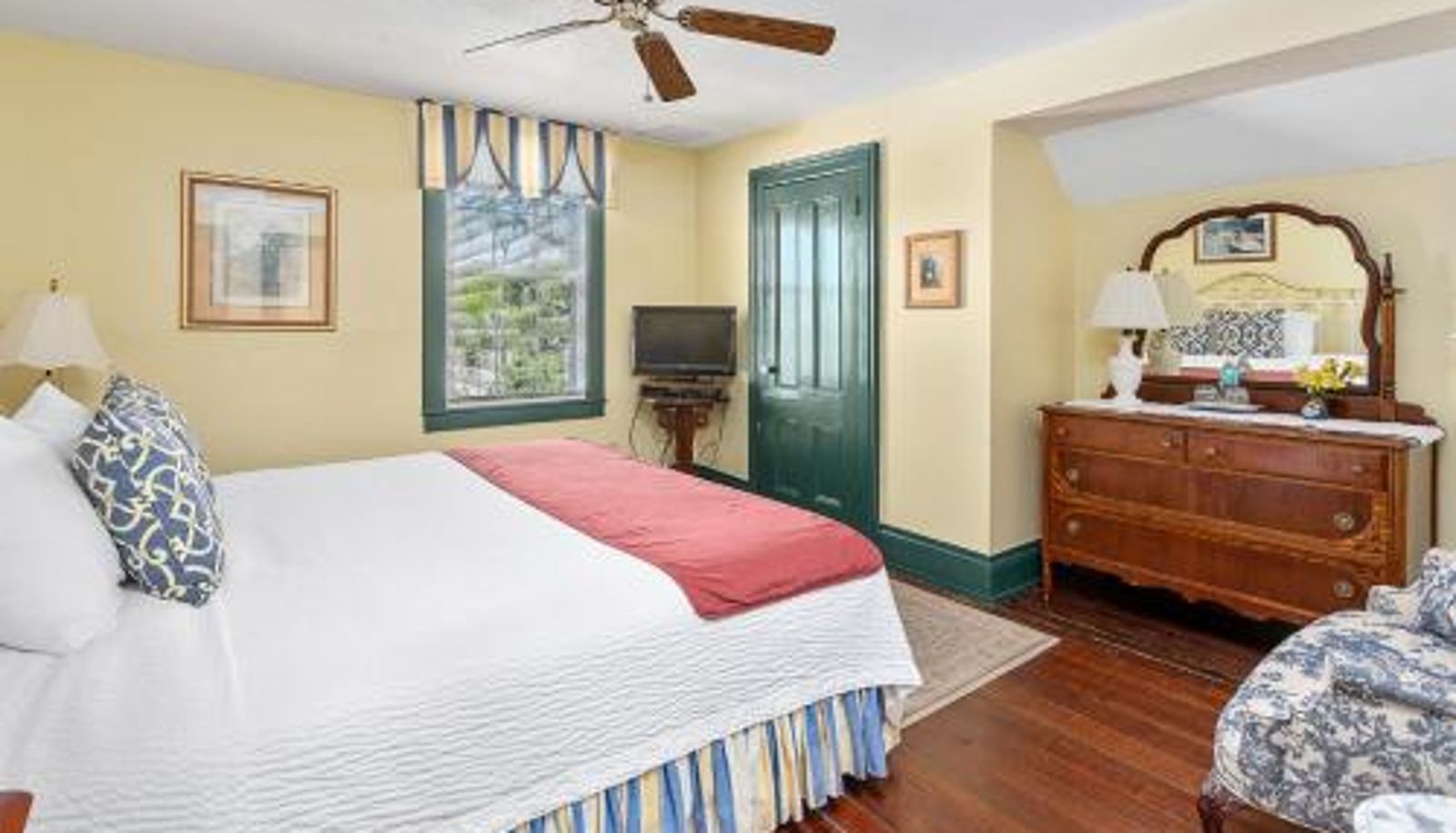 Standard room - Spencer House Inn
