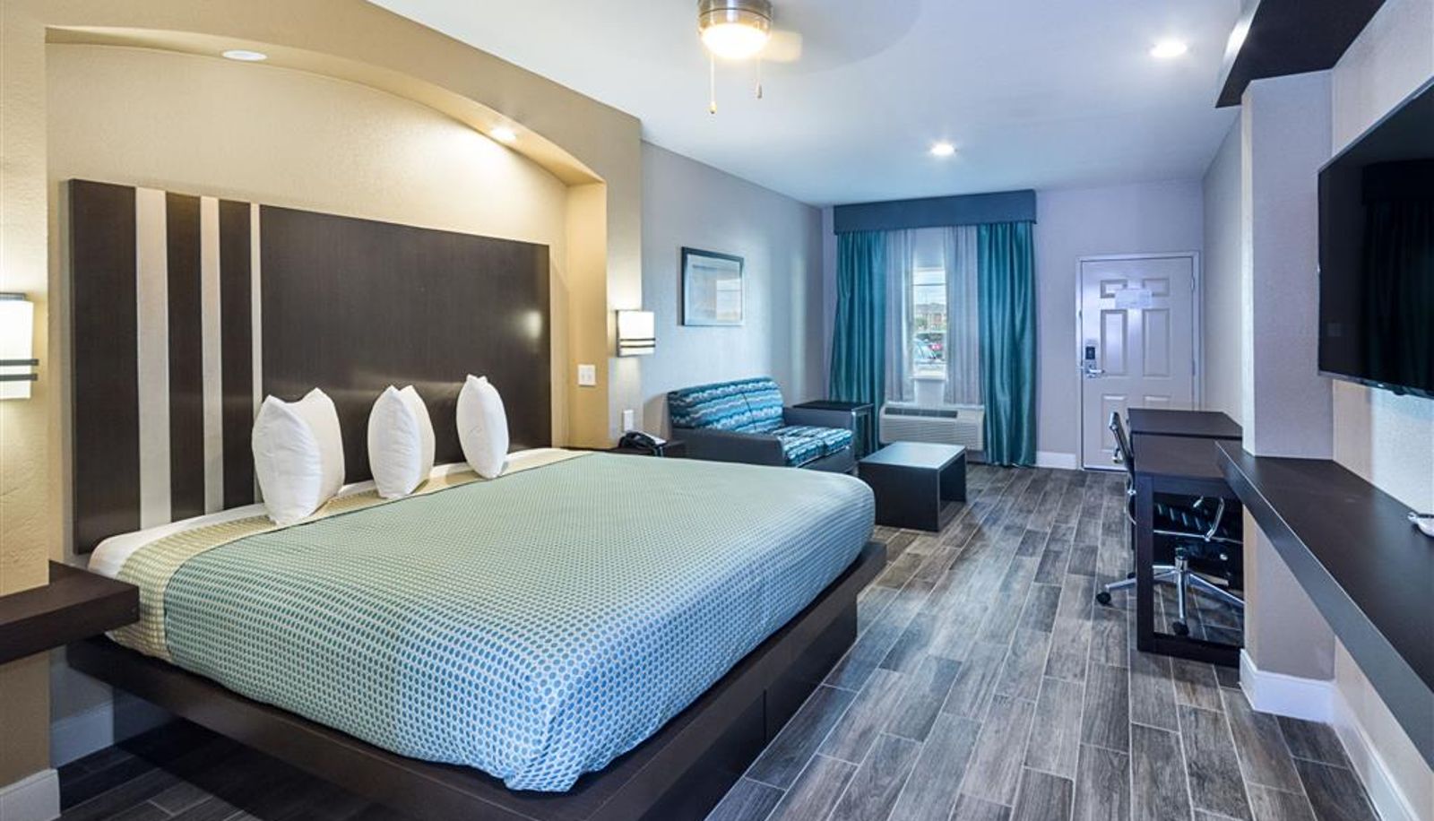 Zimmer - Econo Lodge Inn & Suites Houston NW-Cy-Fair