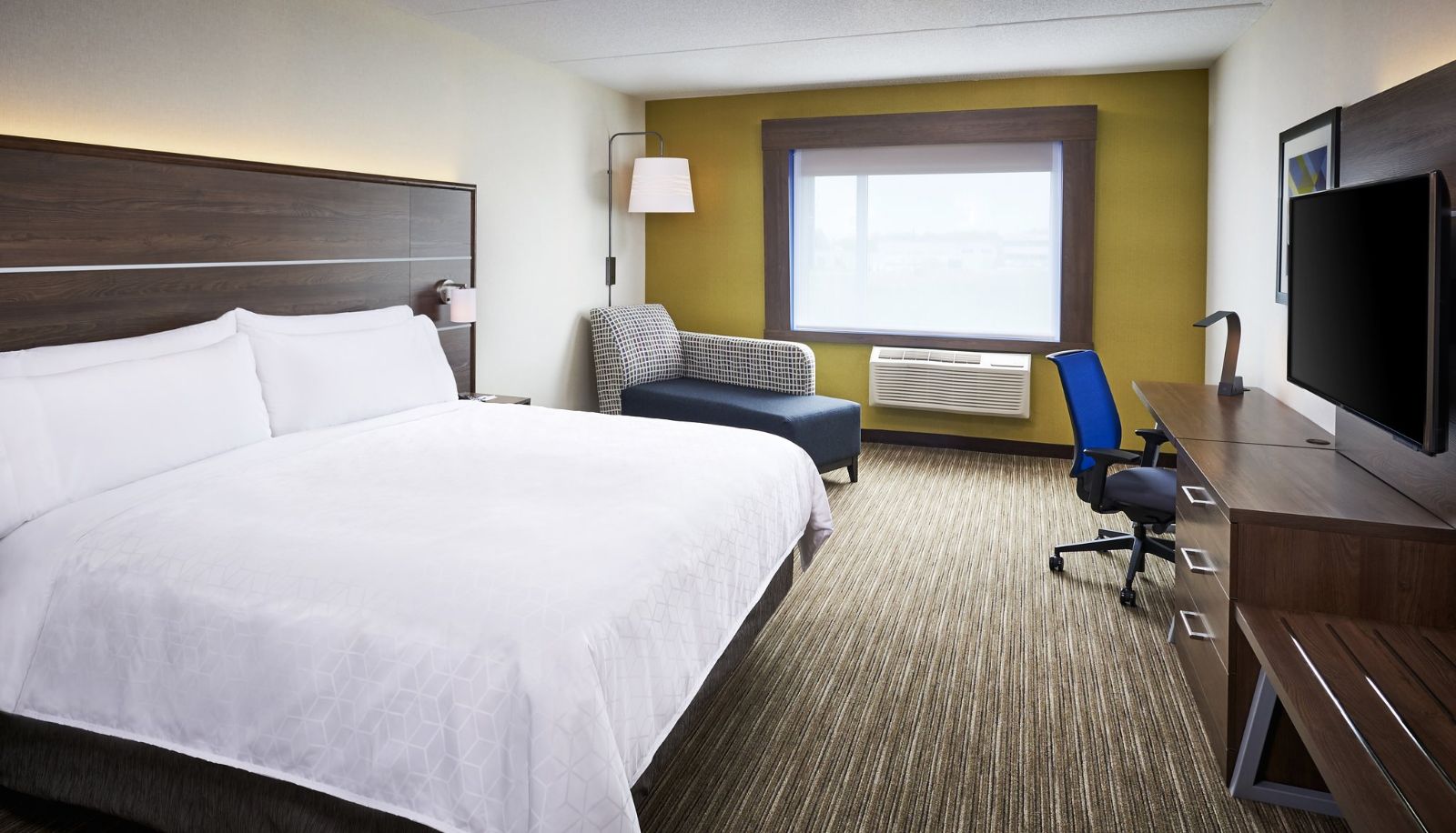 Room - Holiday Inn Express NIAGARA-ON-THE-LAKE by IHG