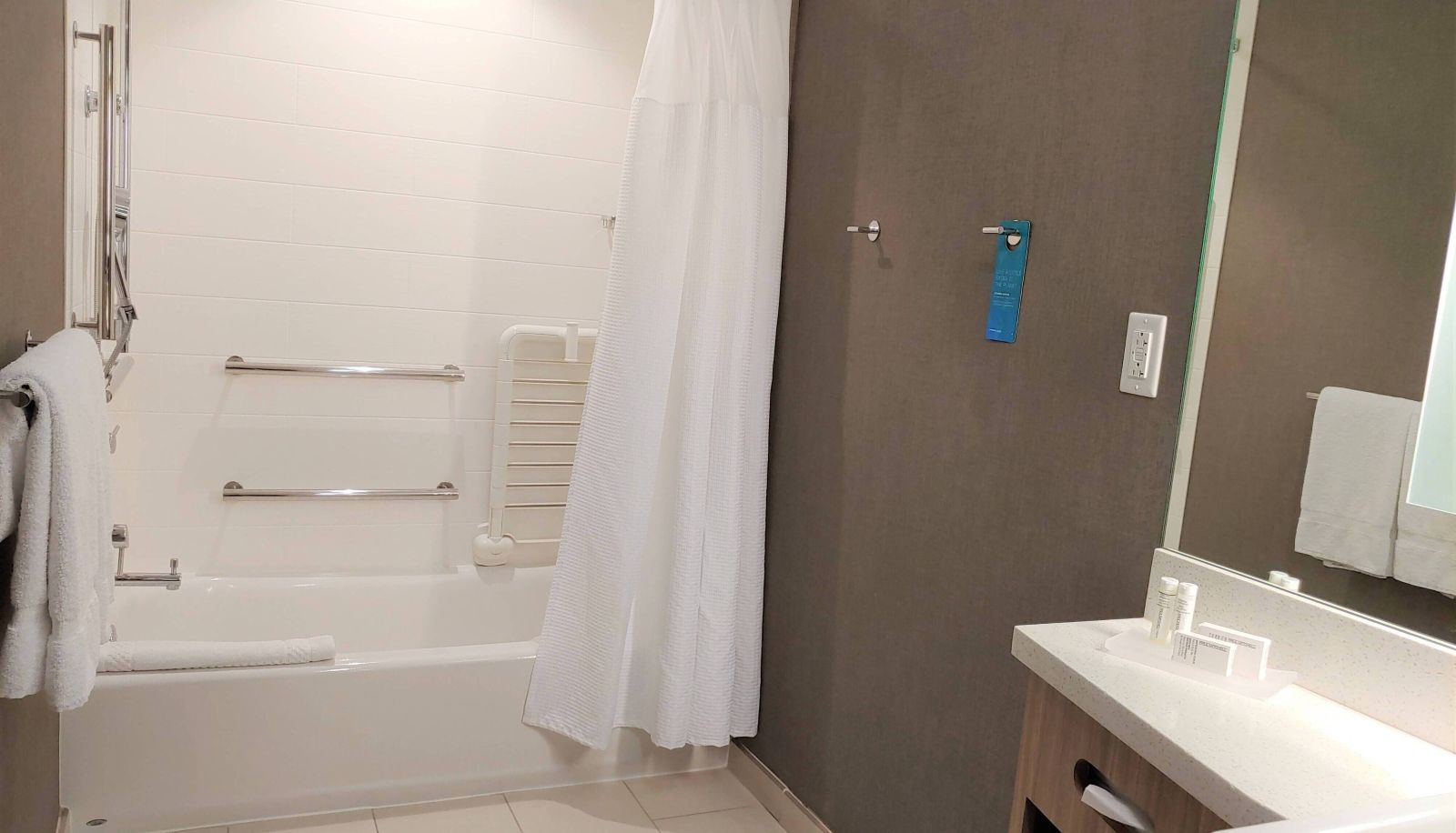 Zimmer - SpringHill Suites by Marriott Orlando at Millenia