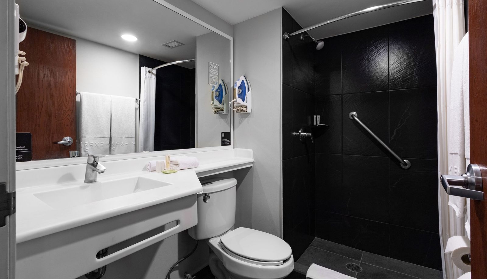 Room - City Express Plus by Marriott Guadalajara Expo
