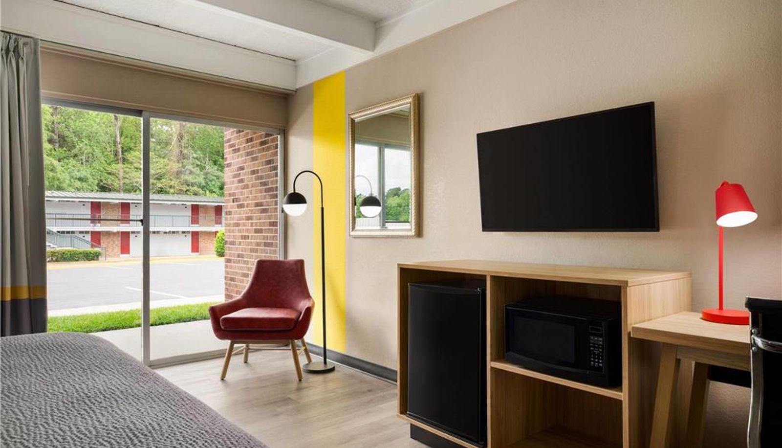 Room - Super 8 by Wyndham Macon GA