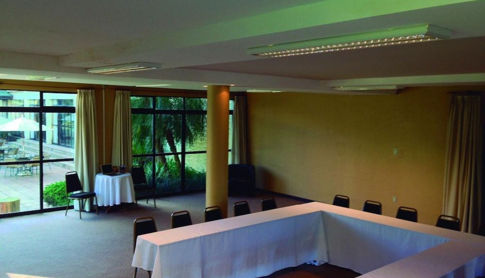 Geschäftszentrum - Sky Samuara Hotel
