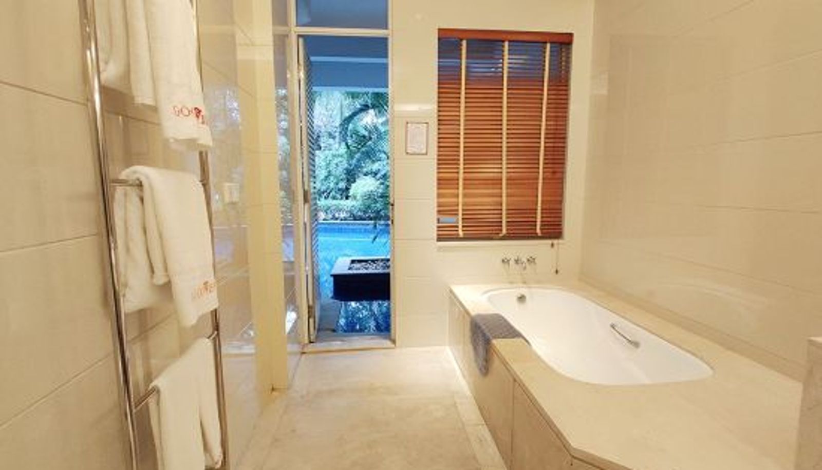 Camera - Goodview Hotel