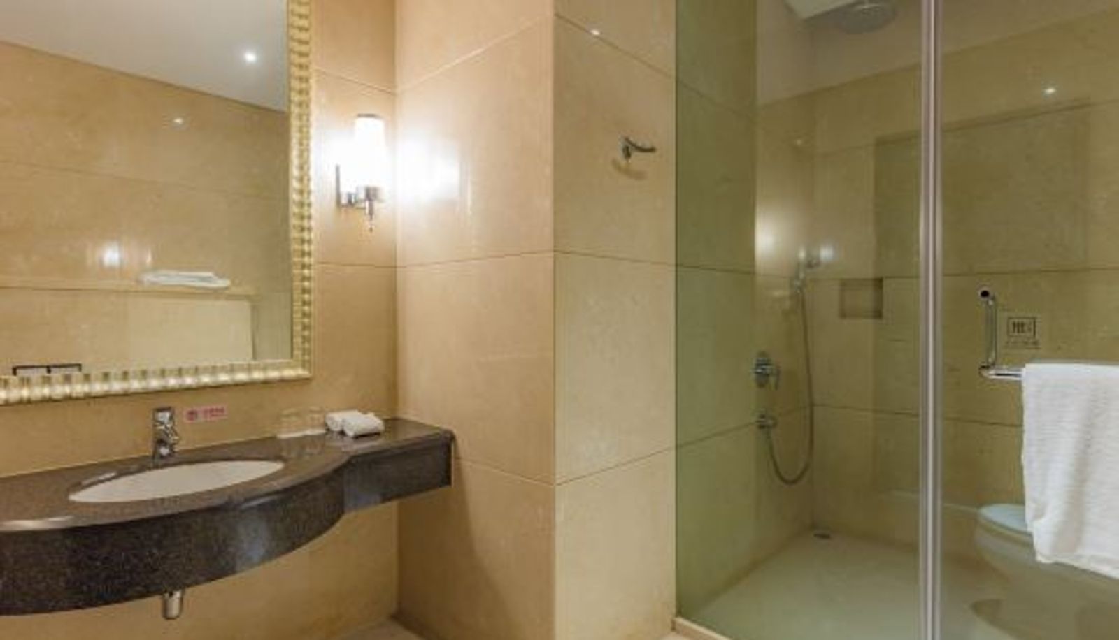 Room - Loiyan Hotel