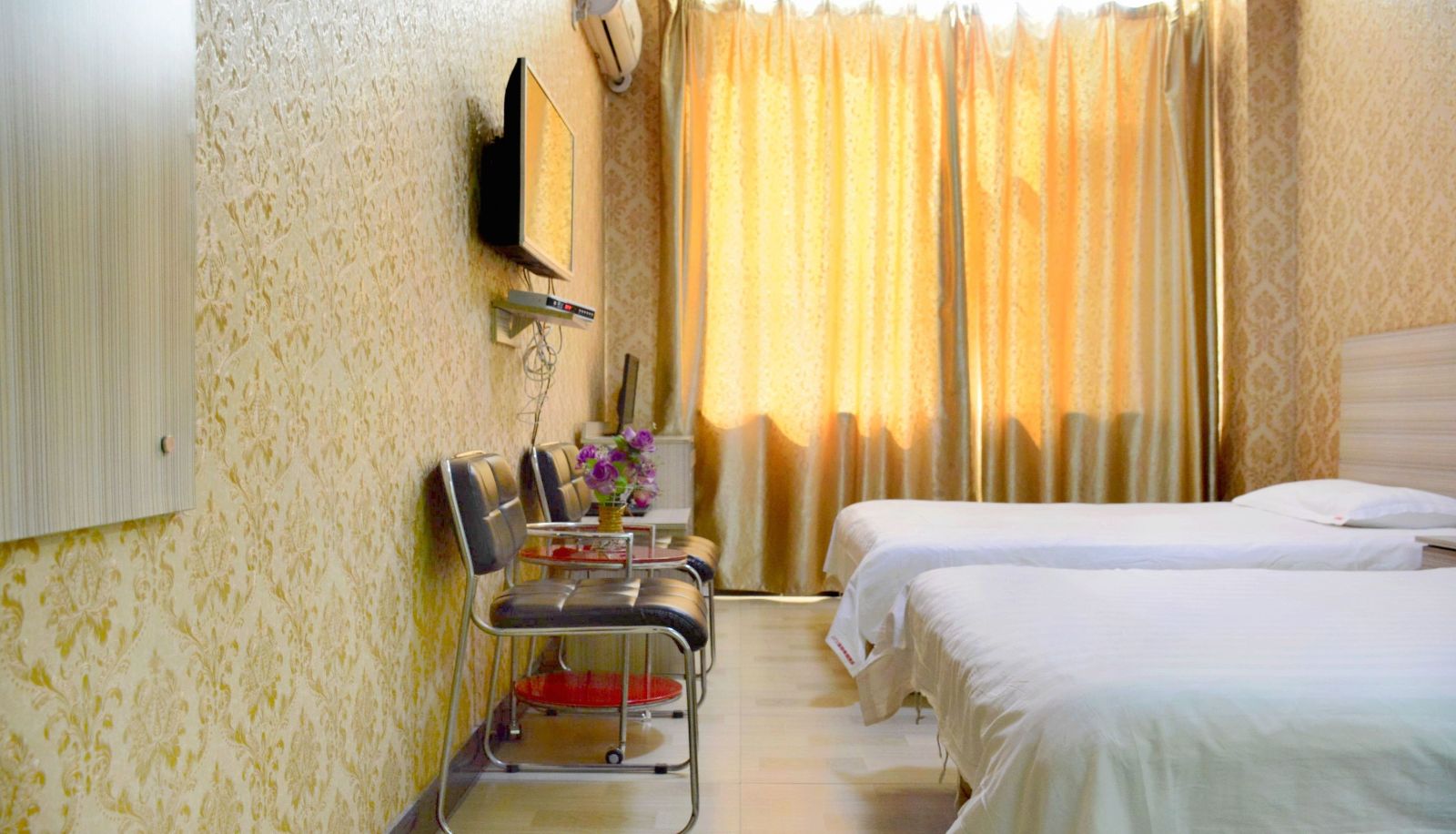 Zimmer - Warm Home Hotel
