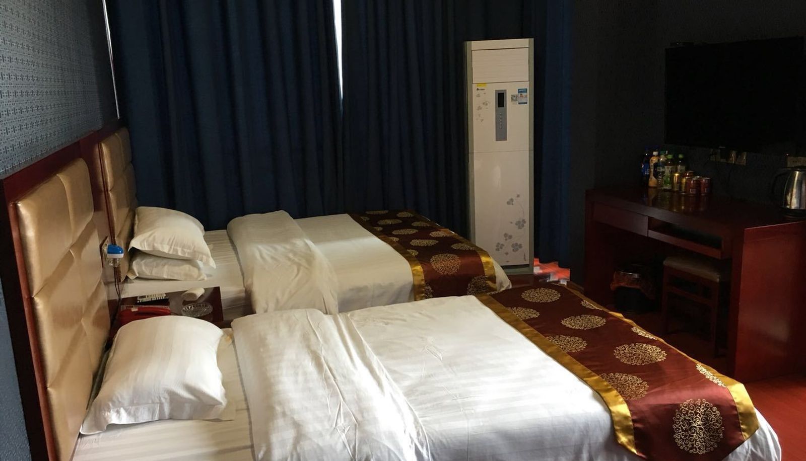 Zimmer - Caiyuan Business Hotel
